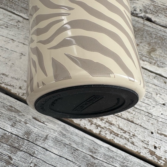 Brumate 40oz Era. Zebra Print - Picture 5 of 8